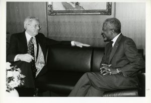 Luers and Kofi Annan sitting on a couch