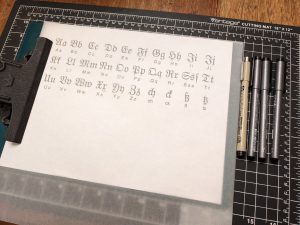 Tracing of the Fraktur letters