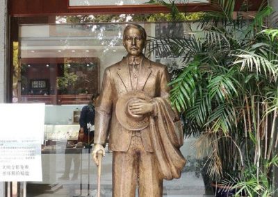 Life-size sculpture of Dr.Sun Yat-sen inside Nanjing Presidential Palace