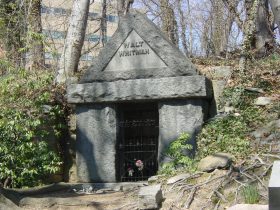 whitman-tomb