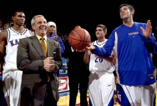 Why North Carolina baseball is calling on Roy Williams, Hubert Davis at  dawn of NCAA regional, Sports