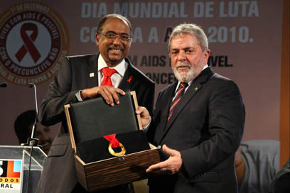 Overcoming Decentralization’s Defects: Discovering Alternative Routes to Centralization in a Context of Path Dependent HIV/AIDS Policy Devolution in Brazil