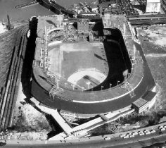 The Fourth and final version of the Polo Grounds. From this viewpoint you can see the bathtub shape that the Polo Grounds has as well as the extremely deep center field. Also notice the double deck that wraps around all whole stadium with the exception of center field.[16]