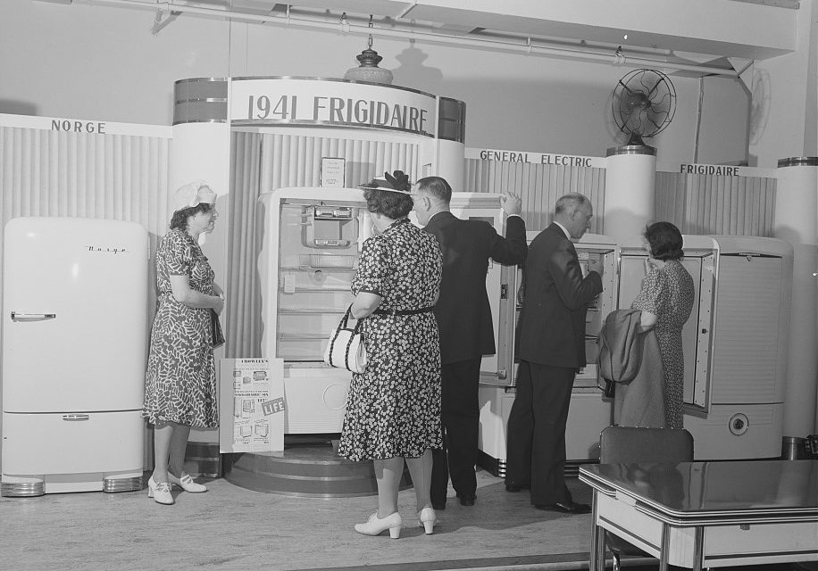 War jumpstarts economy; experts predict postwar spending wave